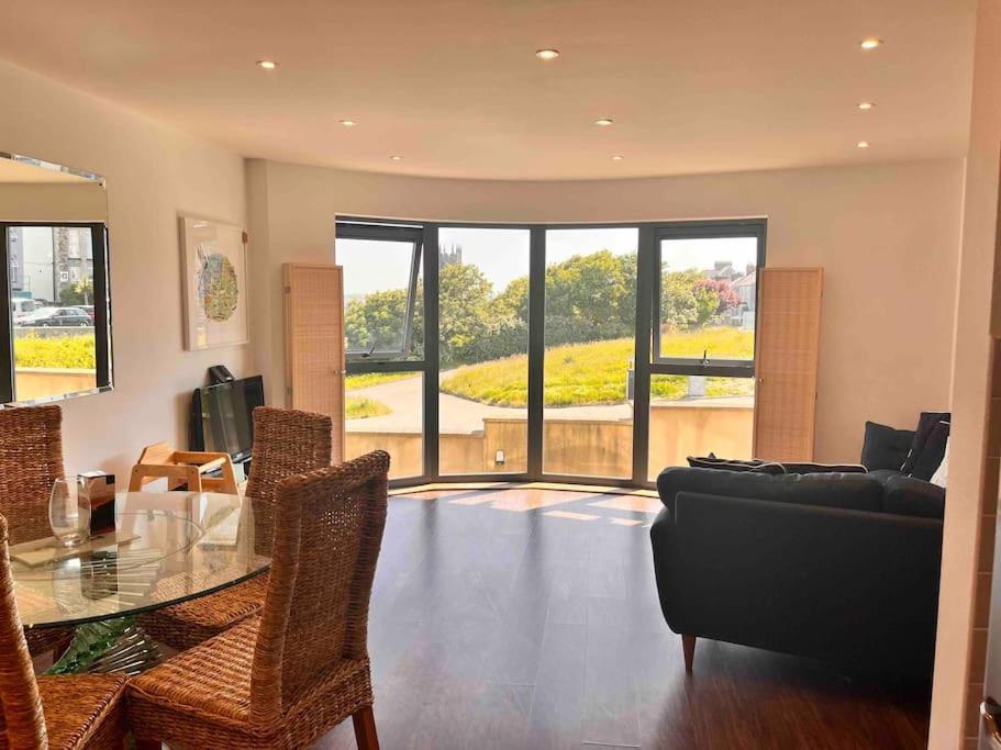 2Bed With Pool & Sea View Apartment New Quay Buitenkant foto
